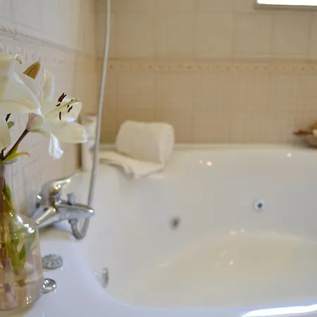 Monte Da Alfarrobeira Villa *